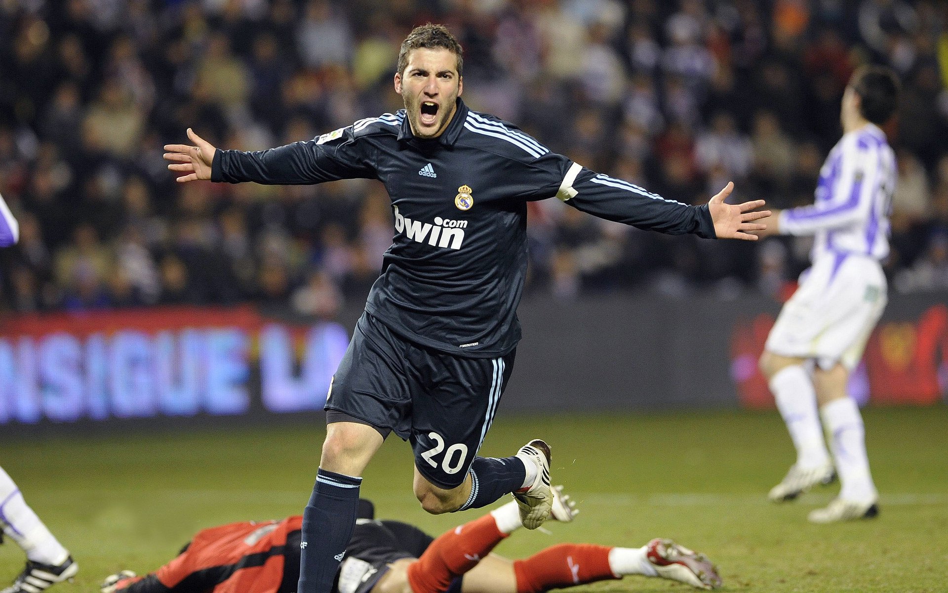 开云体育下载官网-世界杯战火纷飞：最燃比赛场景回顾，世界杯战歌